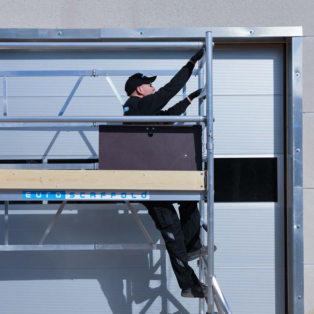 Room scaffold with Ministab stabilisers